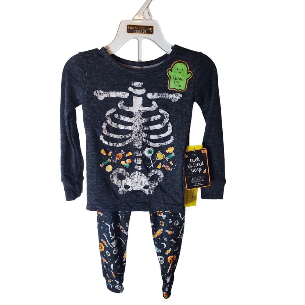 Trick or Treat Sleep 2T Glow in the Dark Halloween Skeleton Pajama Set, NWT